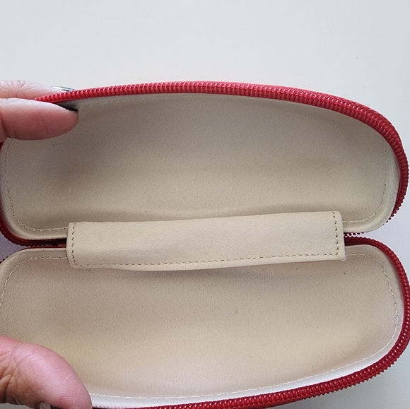 Vogue Black Sunglasses for Women - Like New - Picture 5 of 5